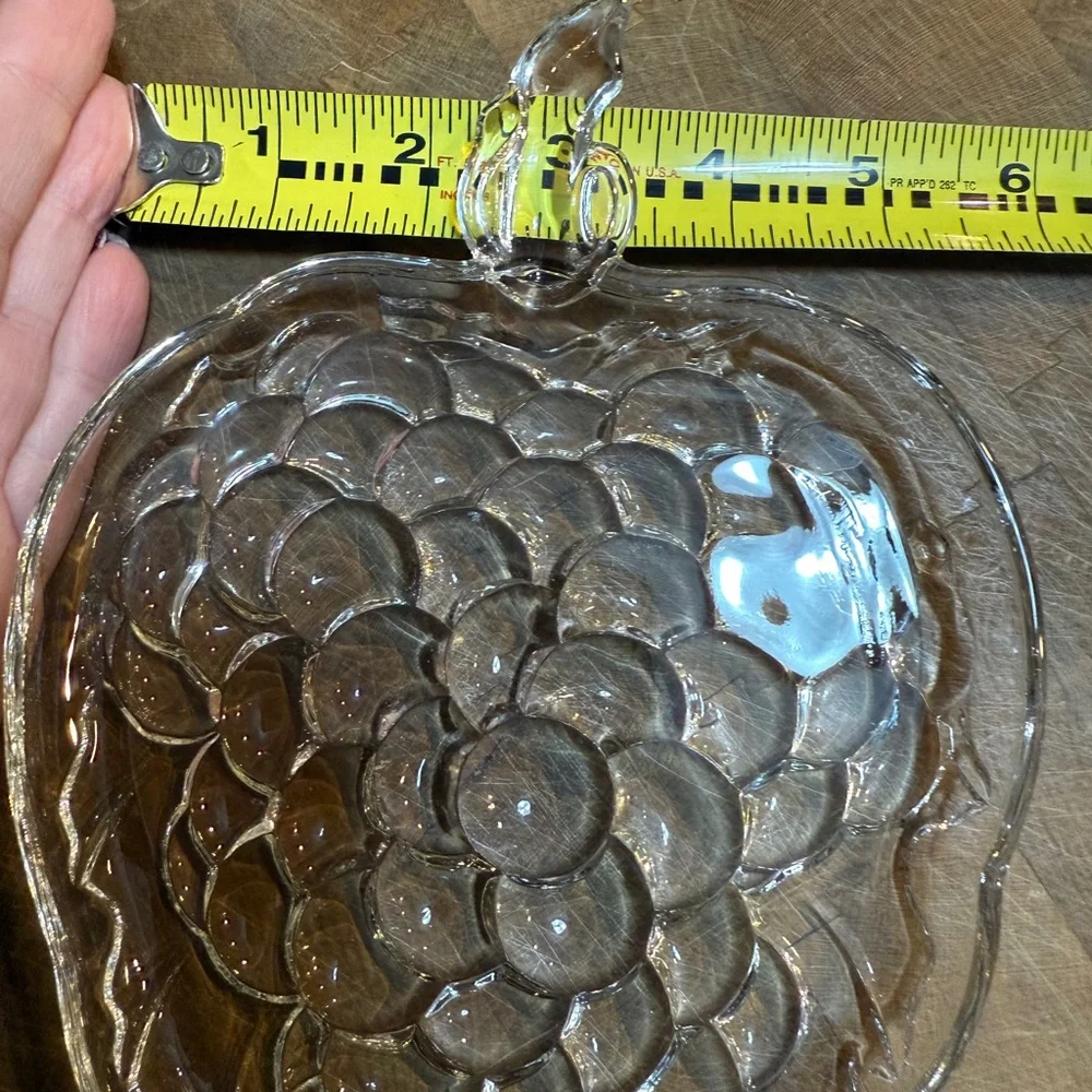 Vintage Clear Pressed Glass Grape Cluster Shaped Plates Serving Dish Set of 6 - Picture 7 of 10